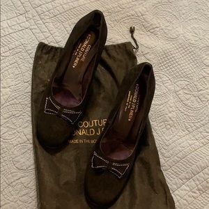 Donald Plummer pumps